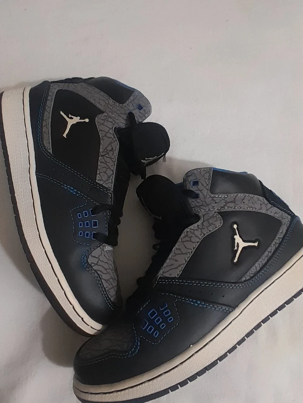 Jordan Kids' Black & Gray Basketball Sneakers